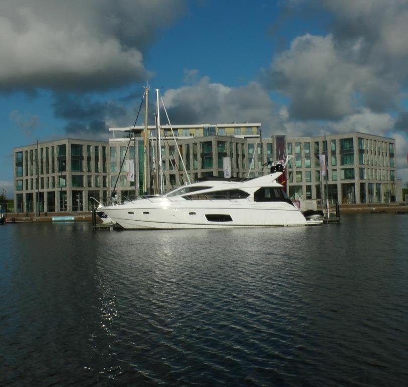 Newport Weser, Newport Marina Бремерхафен Экстерьер фото